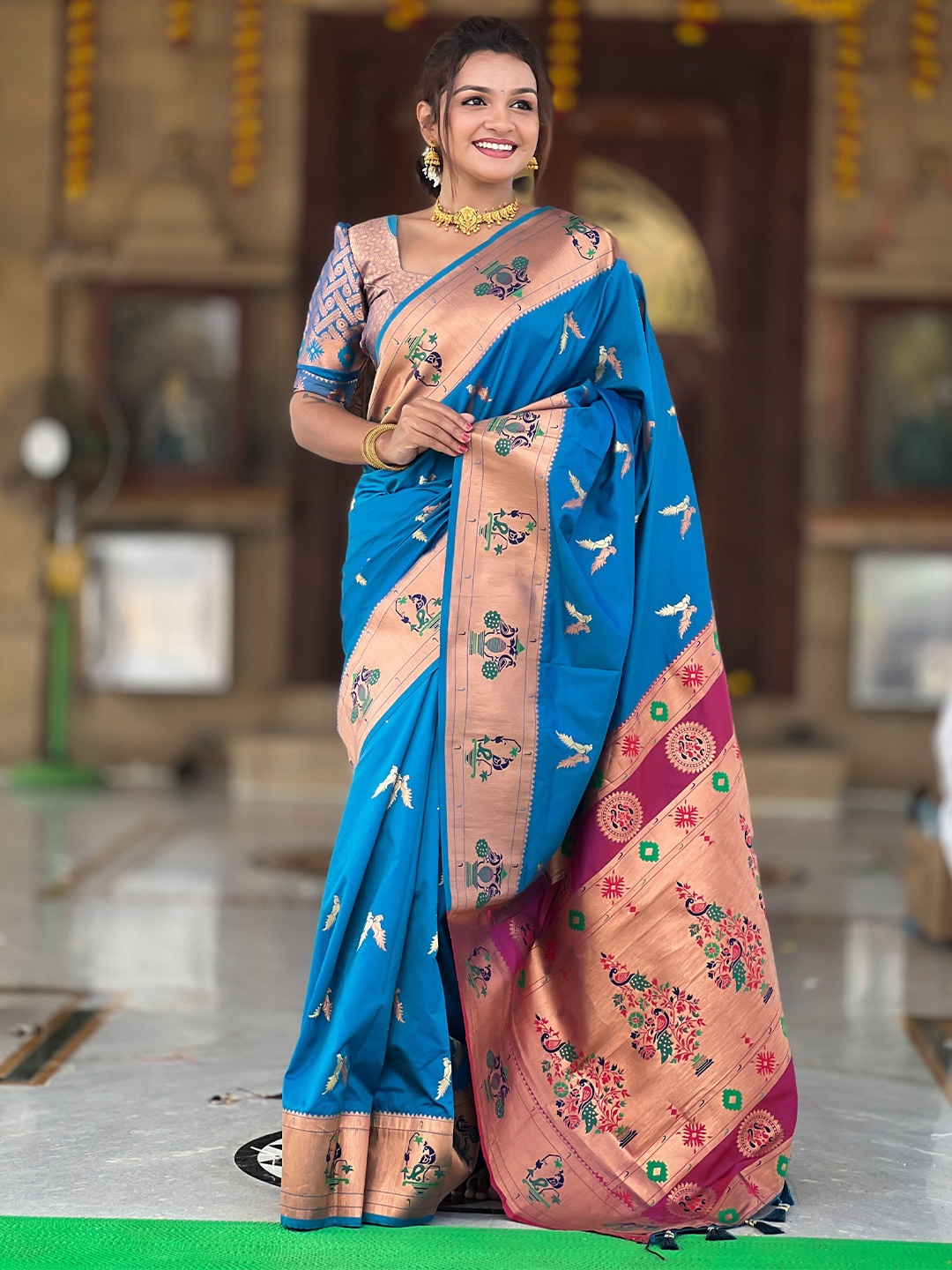 

VEECHIS Woven Design Zari Silk Blend Banarasi Saree, Blue