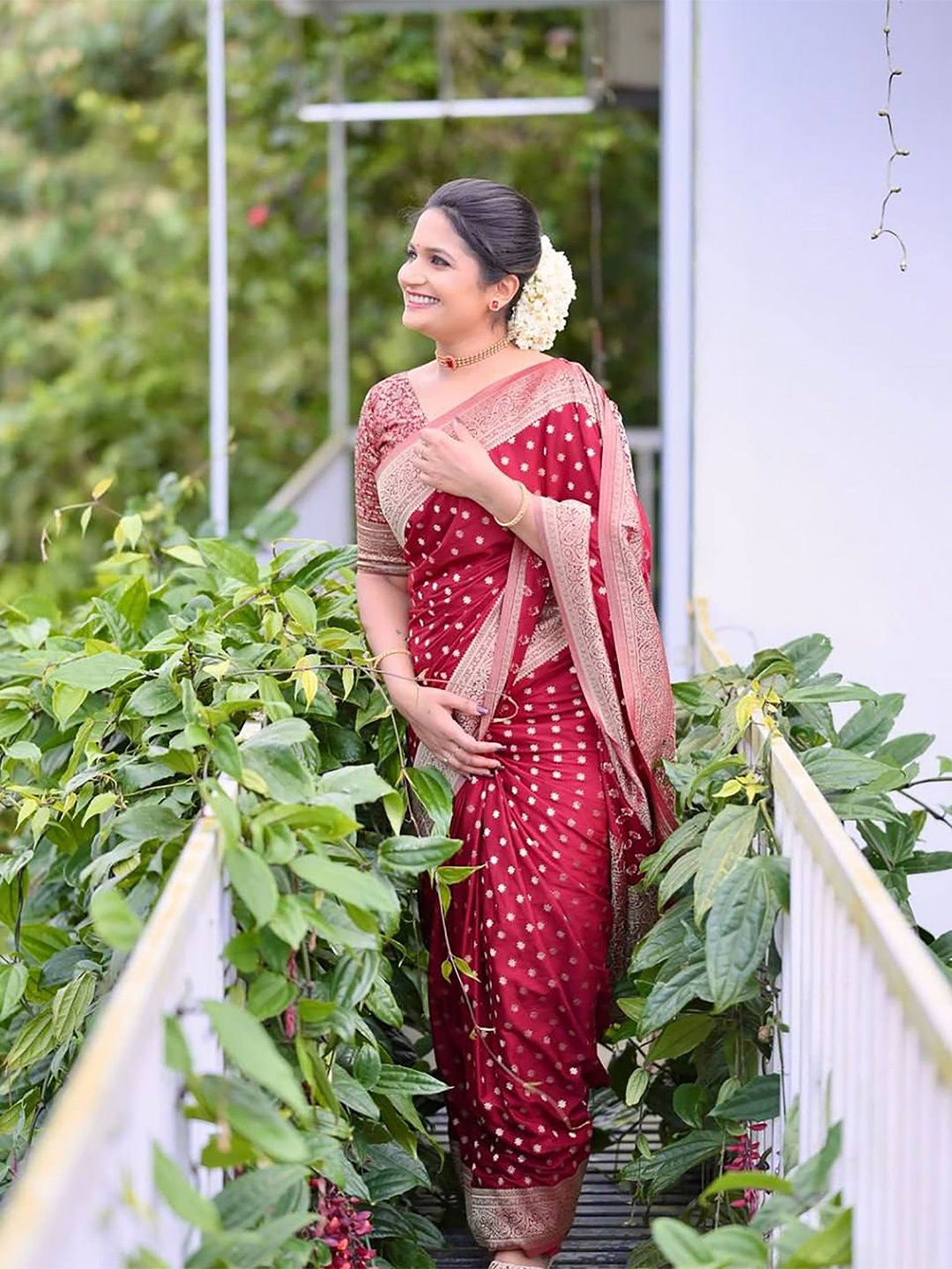 

KALINI Woven Design Banarasi Saree, Maroon