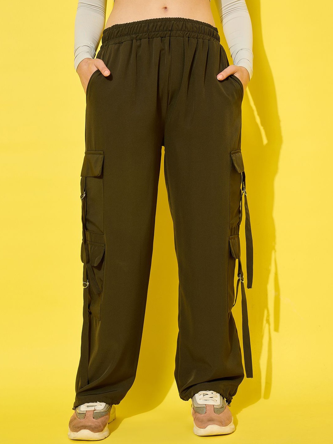 

DIMPY GARMENTS Women Relaxed Loose Fit High-Rise Cargos Trousers, Green