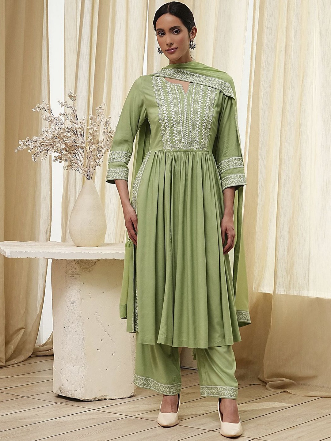 

Biba Floral Yoke Design Empire Notch Neck Embroidered A-Line Kurta With Trousers & Dupatta, Green