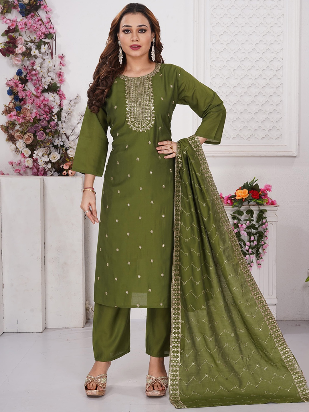 

Maheesha Floral Embroidered Sequinned Round Neck Straight Kurta With Trousers And Dupatta, Green