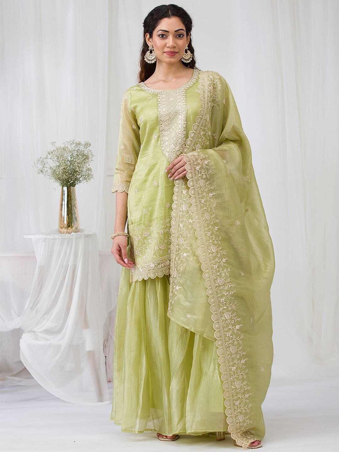 

Koskii Floral Embroidered Round Neck Sequinned Kurti With Sharara & Dupatta, Green