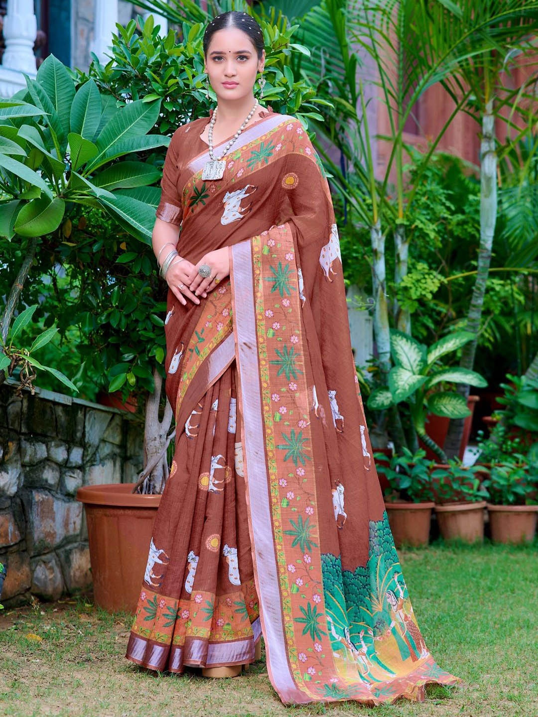 

Iris Ethnic Motifs Pure Cotton Saree, Brown
