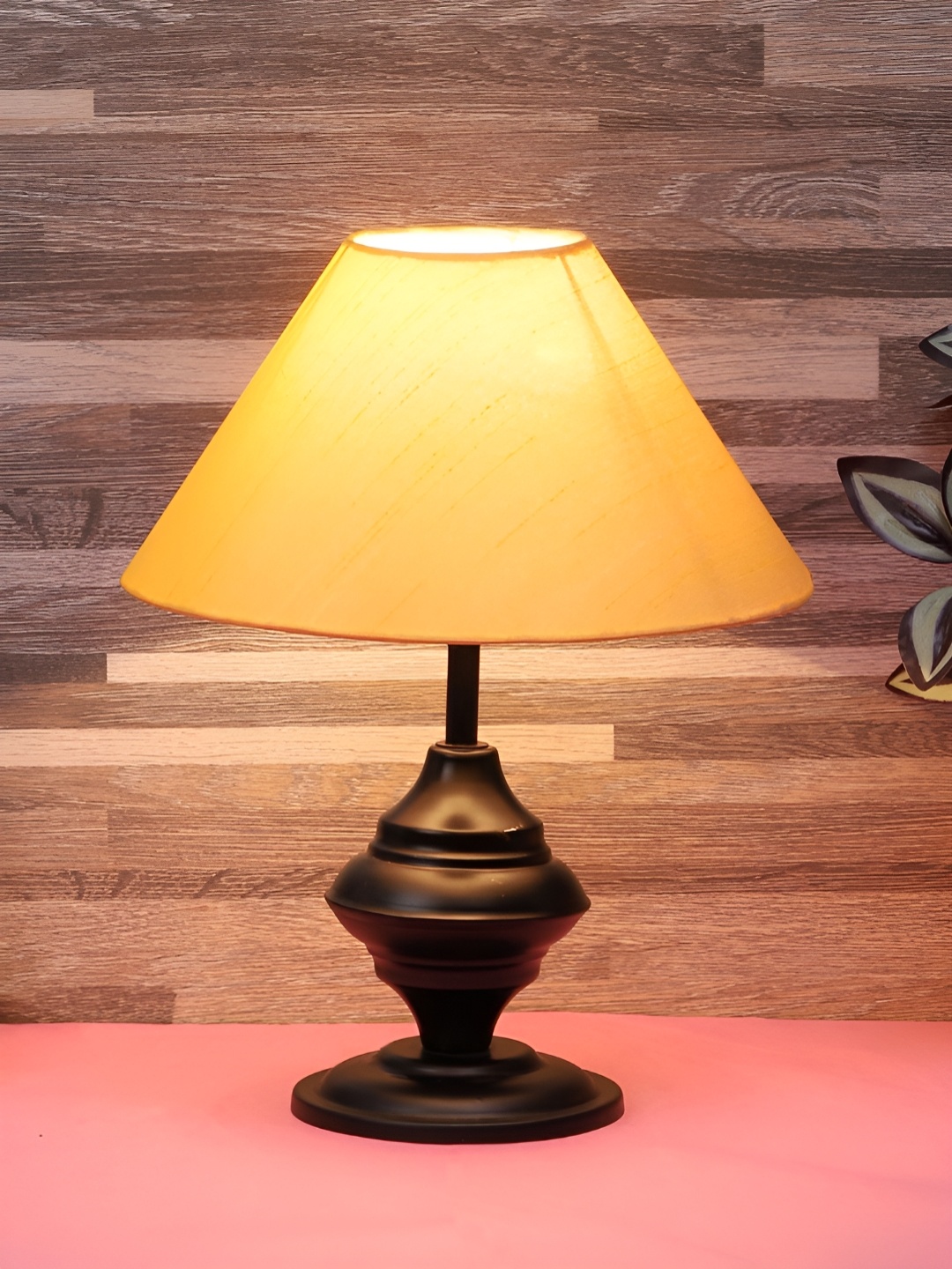 

BrightDaisy Gold-Toned & Black Metal Frusturical Shaped Table Lamp