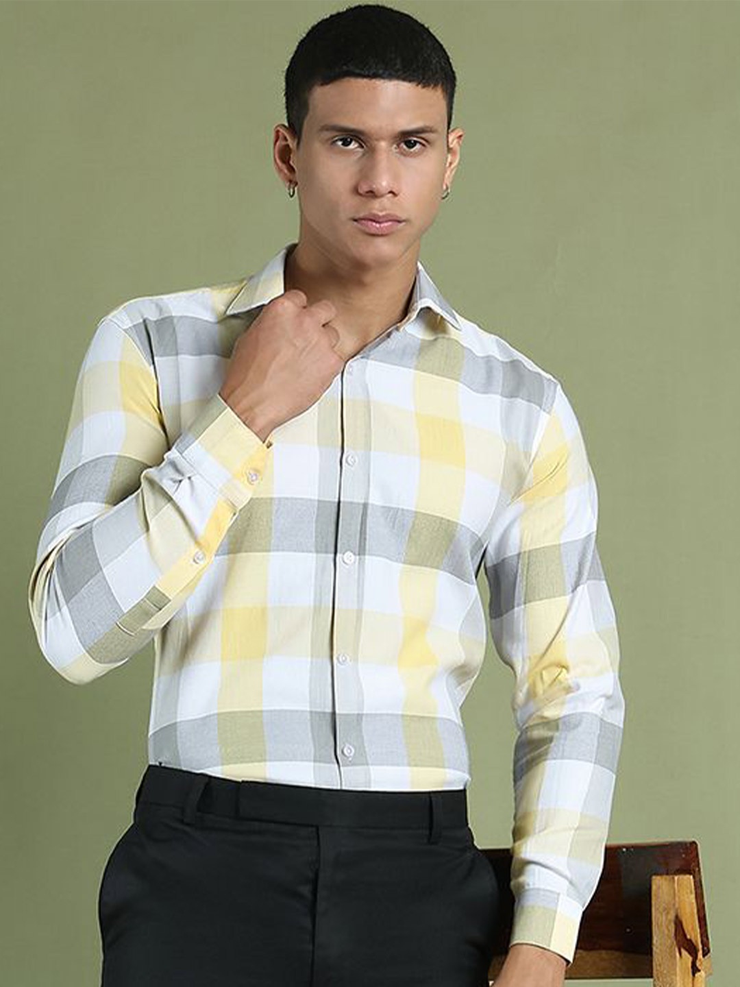 

Indian Needle Men Classic Opaque Checked Formal Shirt, Yellow