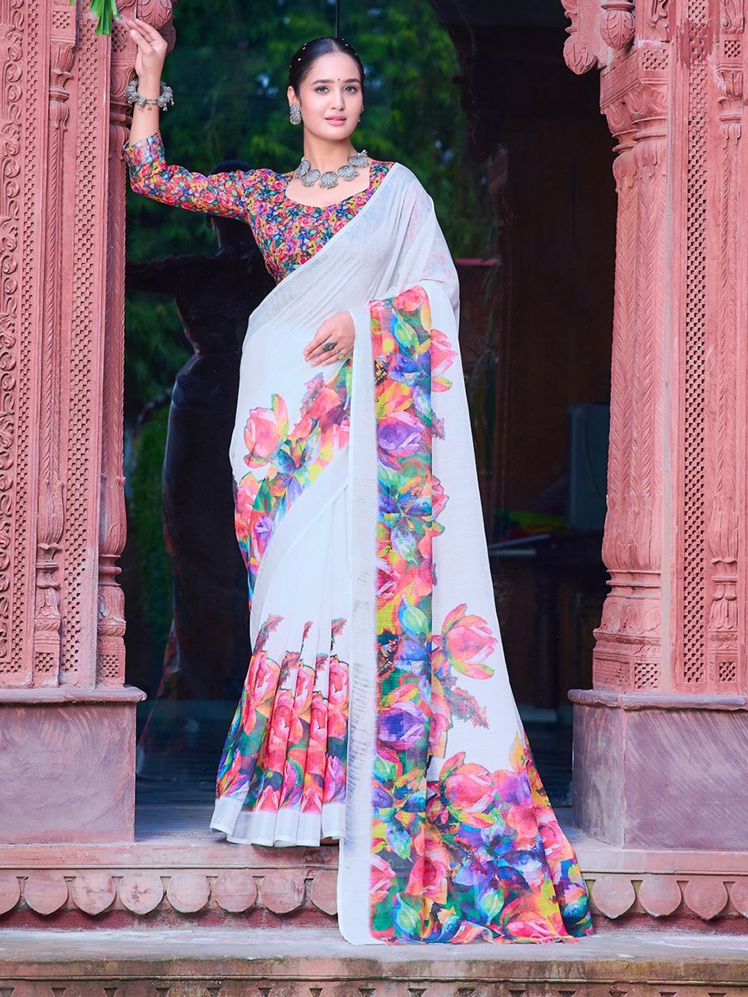 

Iris Floral Pure Cotton Saree, White