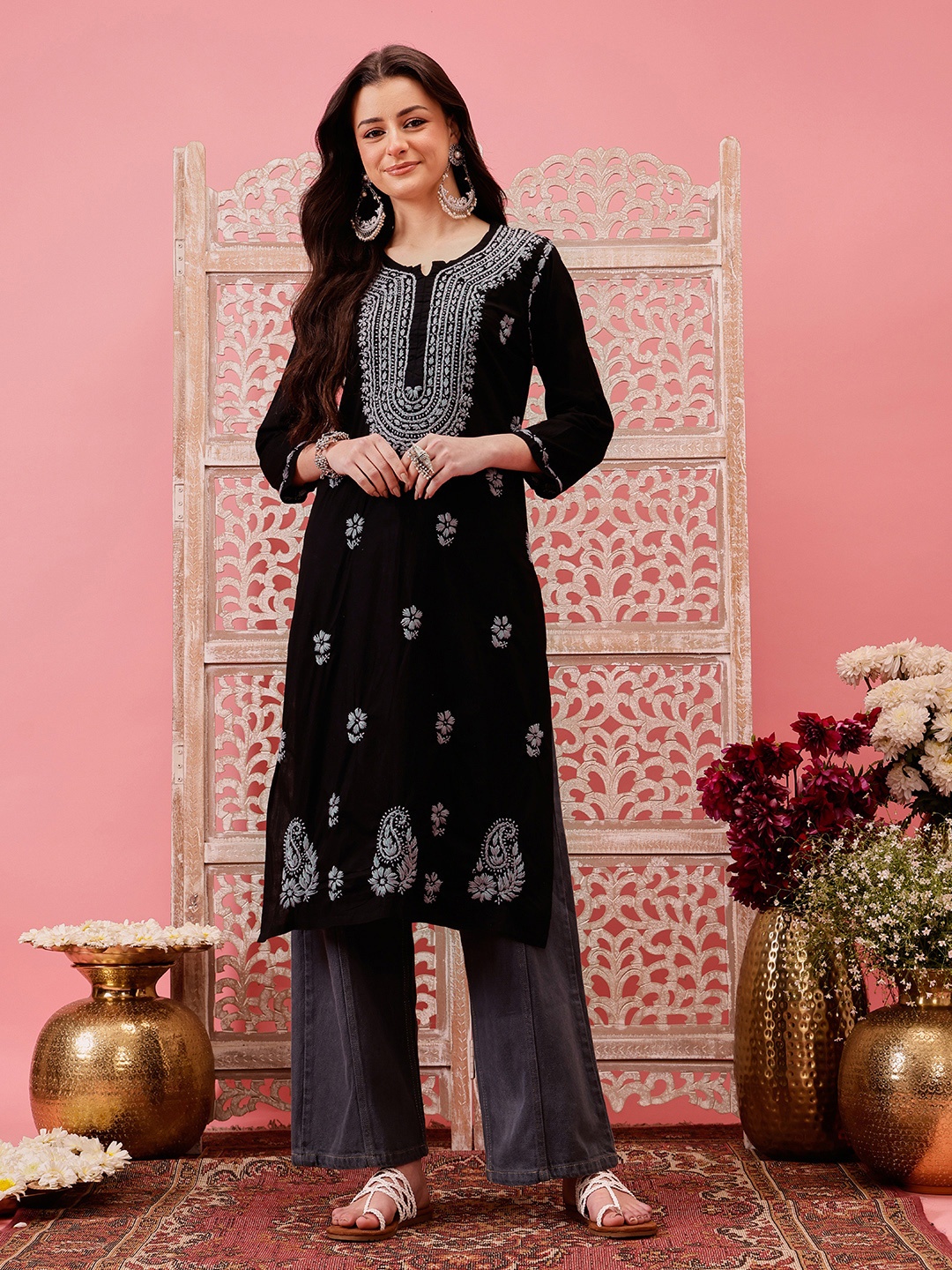 

ADA Women Paisley Embroidered Notch Neck Chikankari Straight Kurta, Black