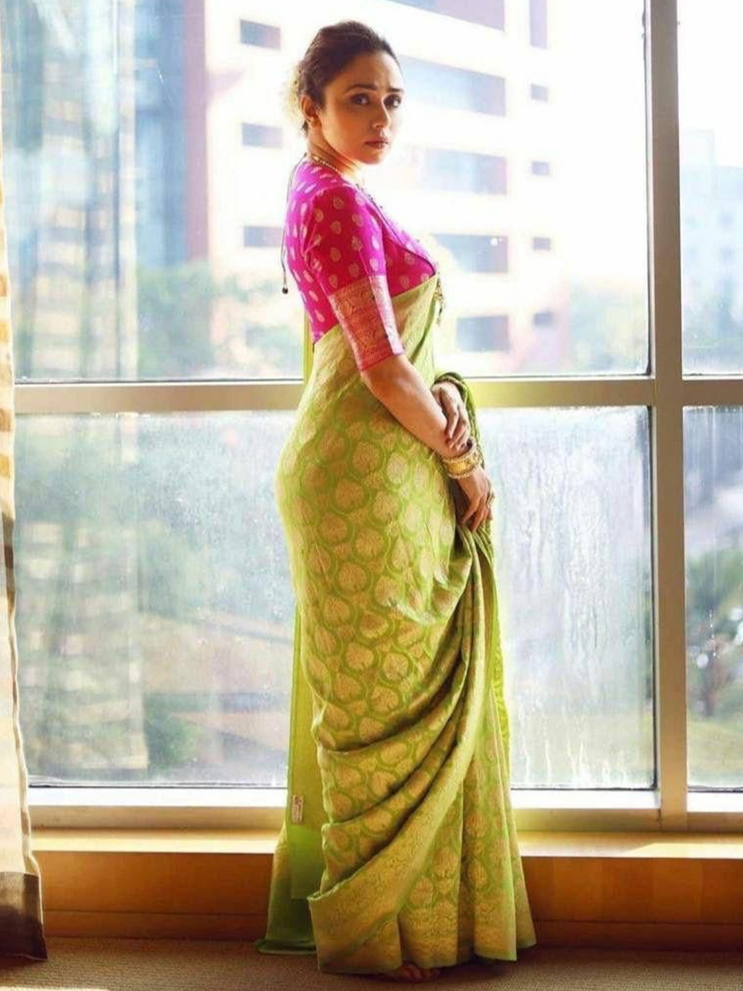 

Rujave Woven Design Zari Art Silk Kanjeevaram Saree, Green