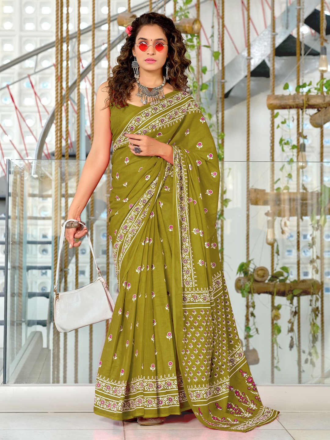 

Anouk Floral Pure Cotton Saree, Olive