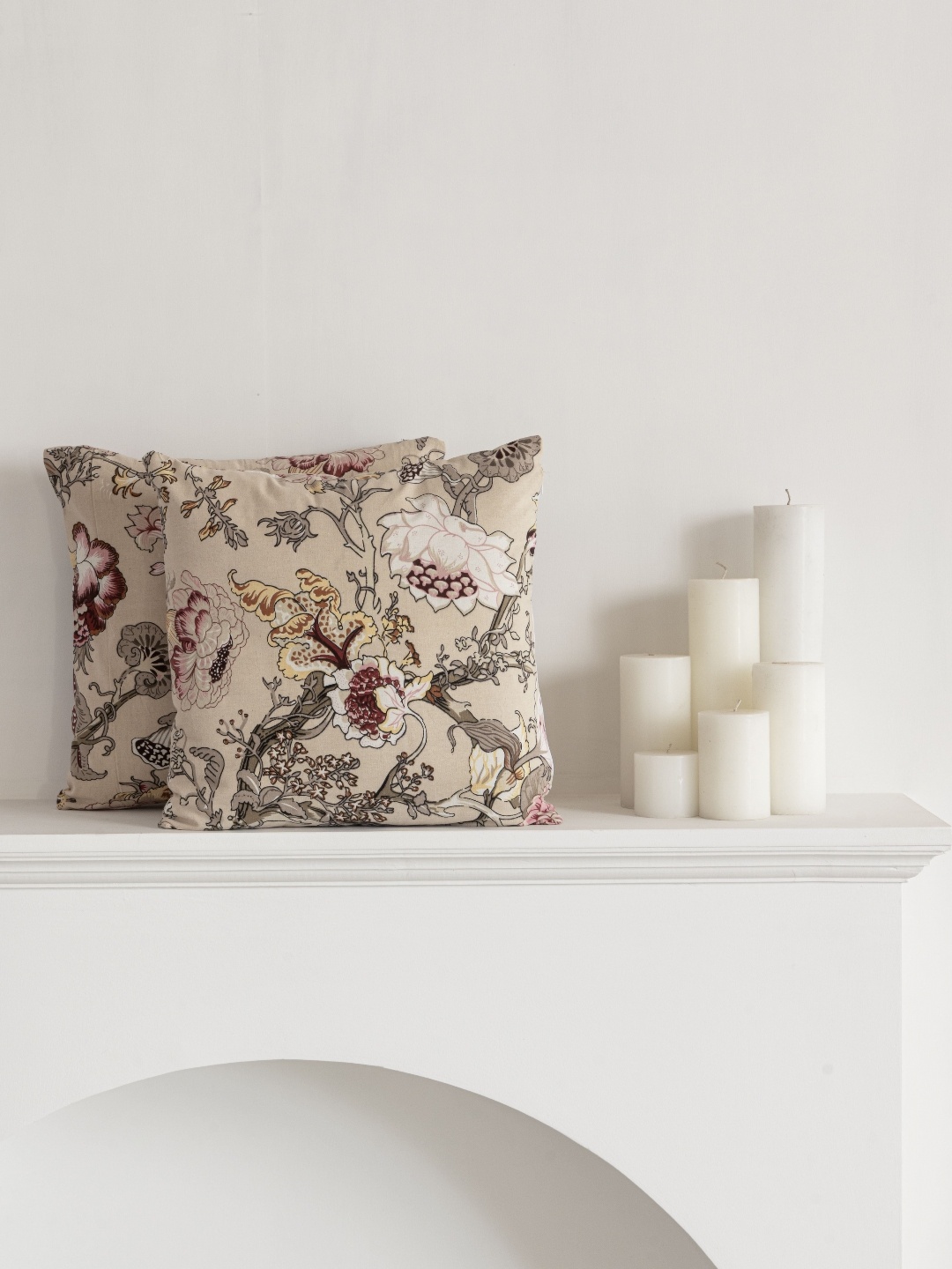 

Clasiko Beige & White 2 Pieces Floral Printed Cotton Square Cushion Covers