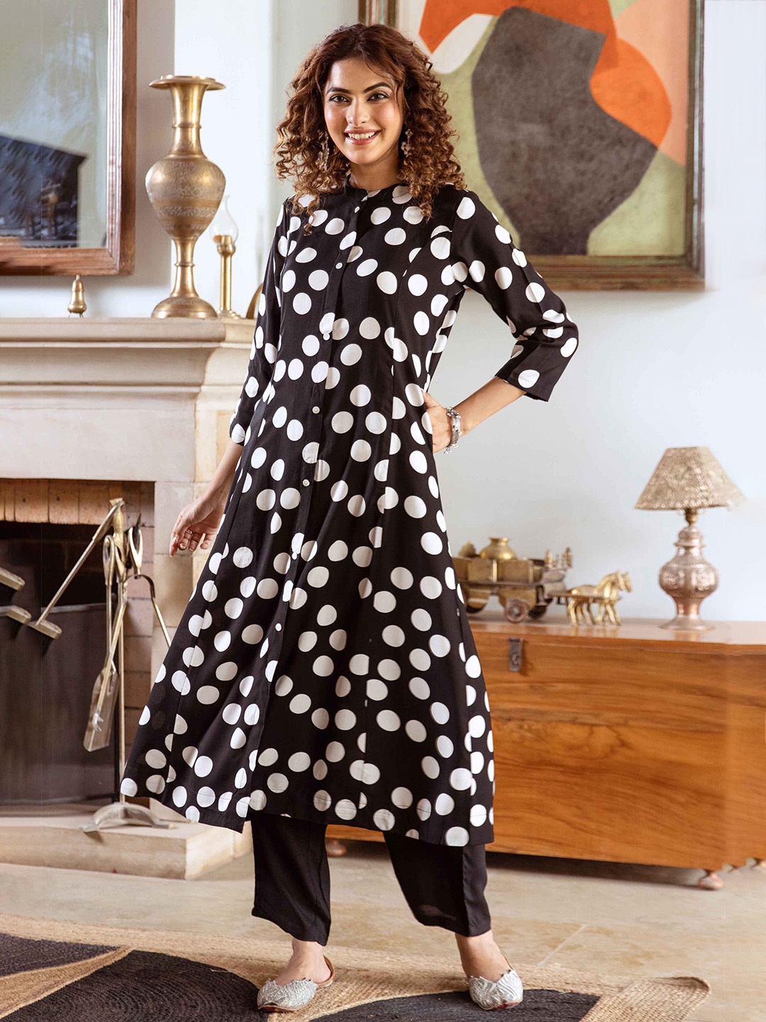 

DIVASTRI Geometric Mandarin Collar A-line Kurta With Palazzos, Black
