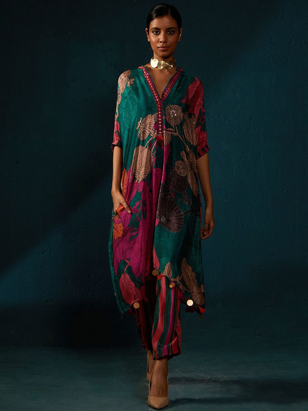 

Basil leaf Floral Printed Chinon A-Line Kurta with Trousers, Green