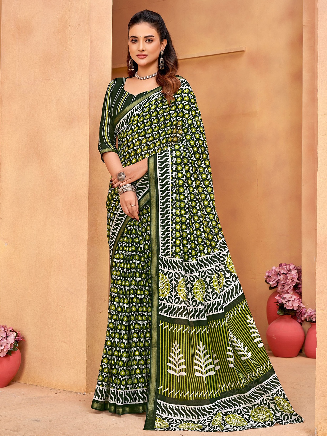 

VEECHIS Floral Printed Zari Pure Cotton Saree With Unstitched Blouse Piece, Green