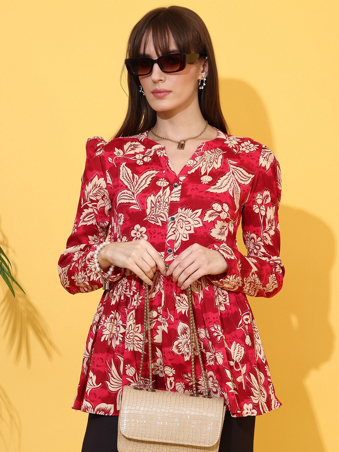 

De La Moda Floral Print Mandarin Collar Crepe Top, Red