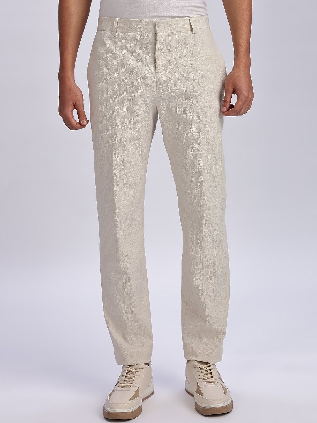 

Calvin Klein Jeans Men Printed Trousers, Off white
