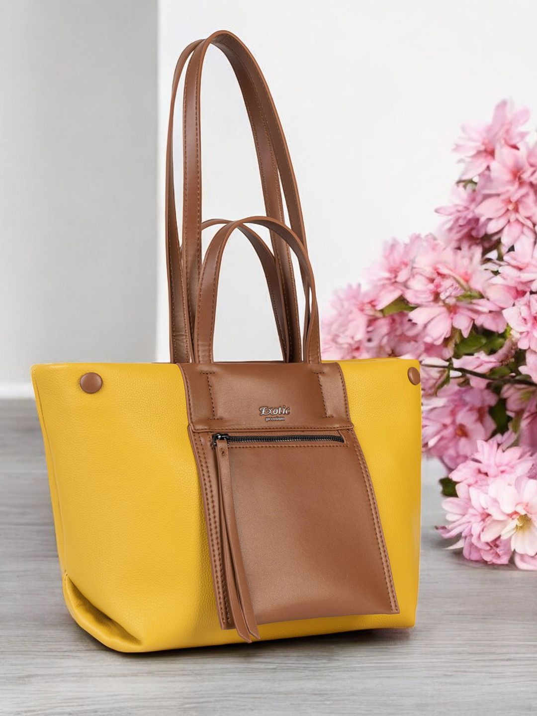 

Exotic Swagger Shoulder Bag with Tasselled, Yellow