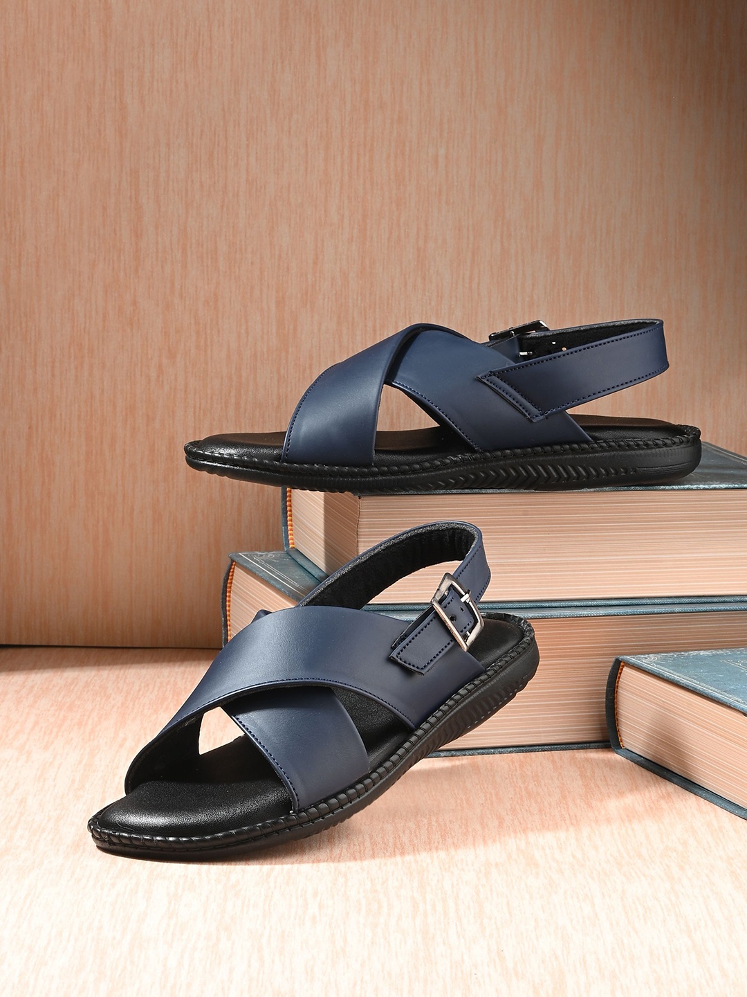 

FOOTLOOSE Men Comfort Sandals, Blue