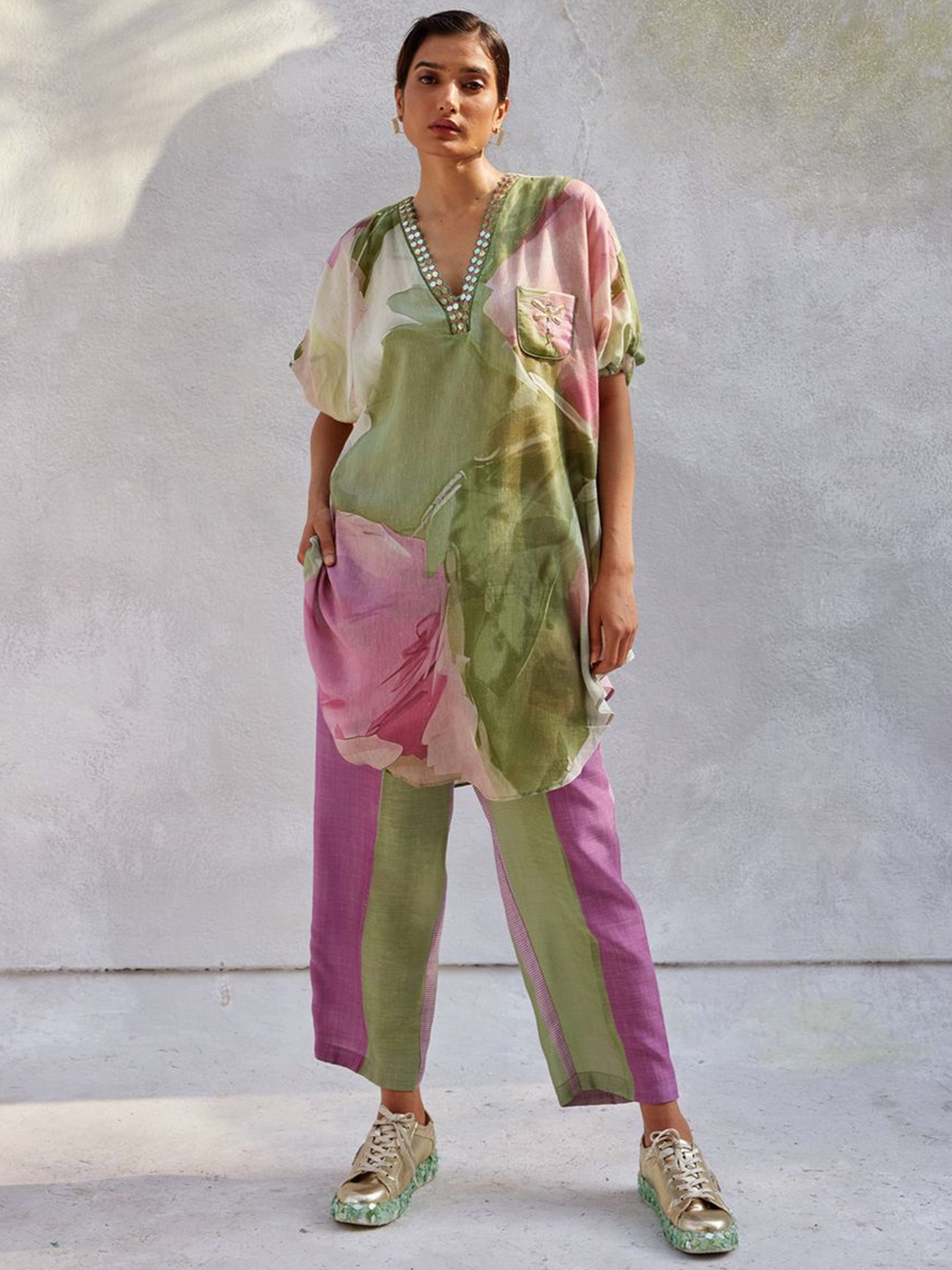 

Basil leaf Floral Printed V-Neck Straight Kurta with Trousers, Sea green