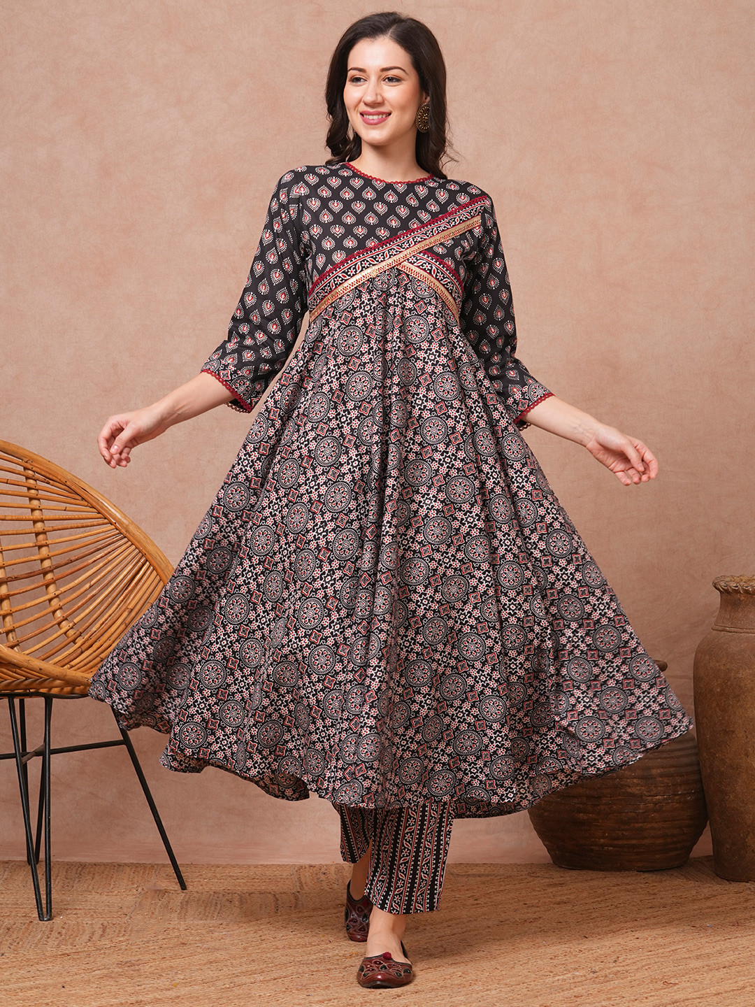 

FASHOR Floral Printed Pure Cotton Anarkali Kurta With Trousers, Black