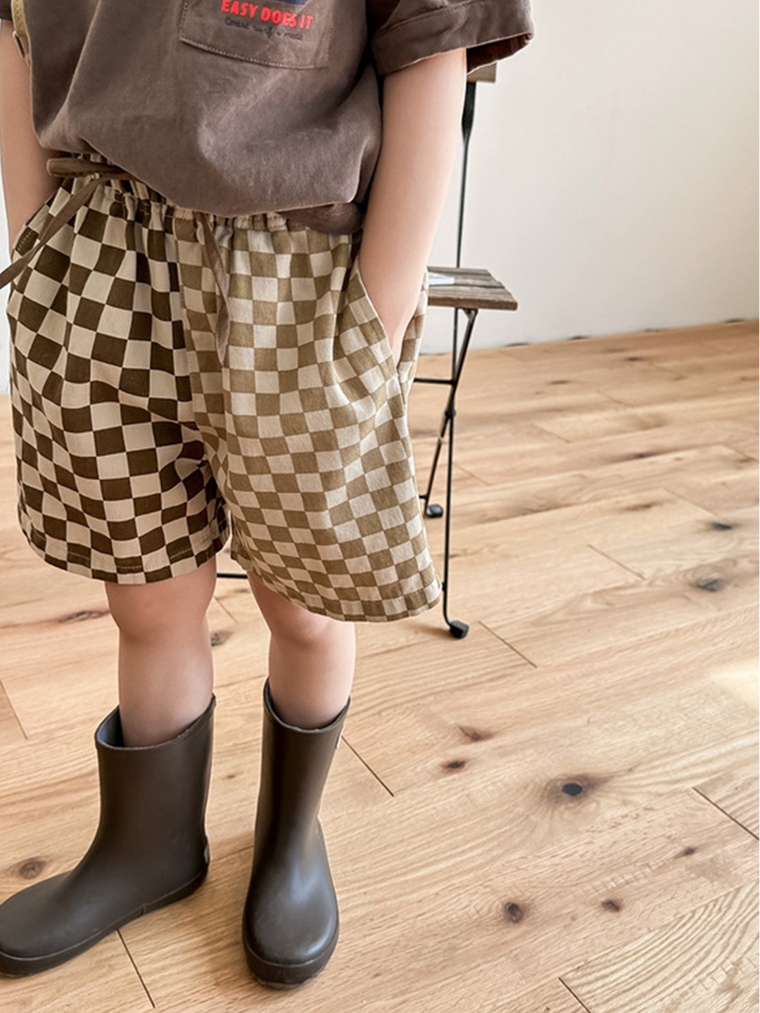

LULU & SKY Girls Printed Loose Fit High-Rise Chino Shorts, Brown