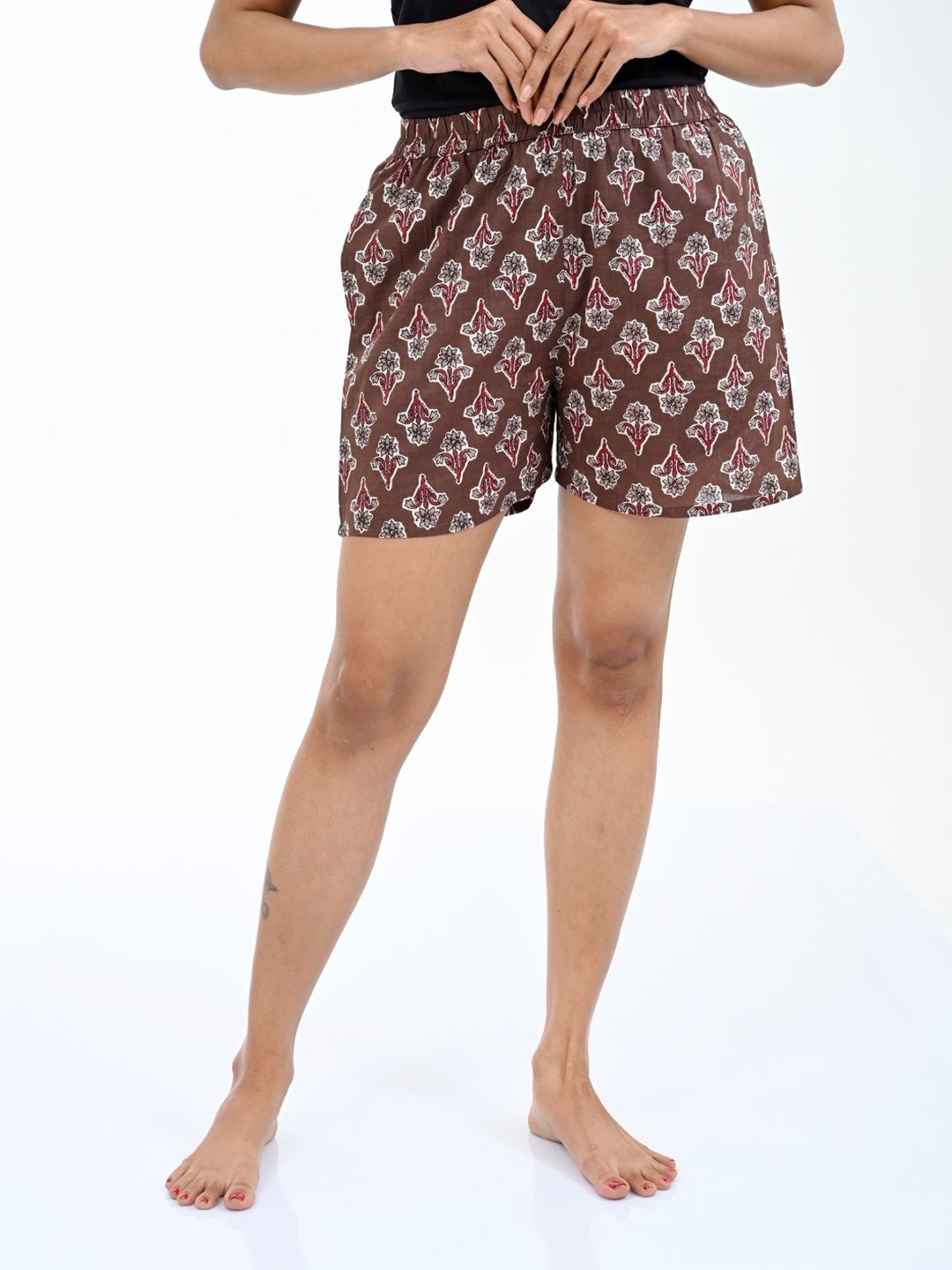 

30 Looks Women Printed Shorts, Brown