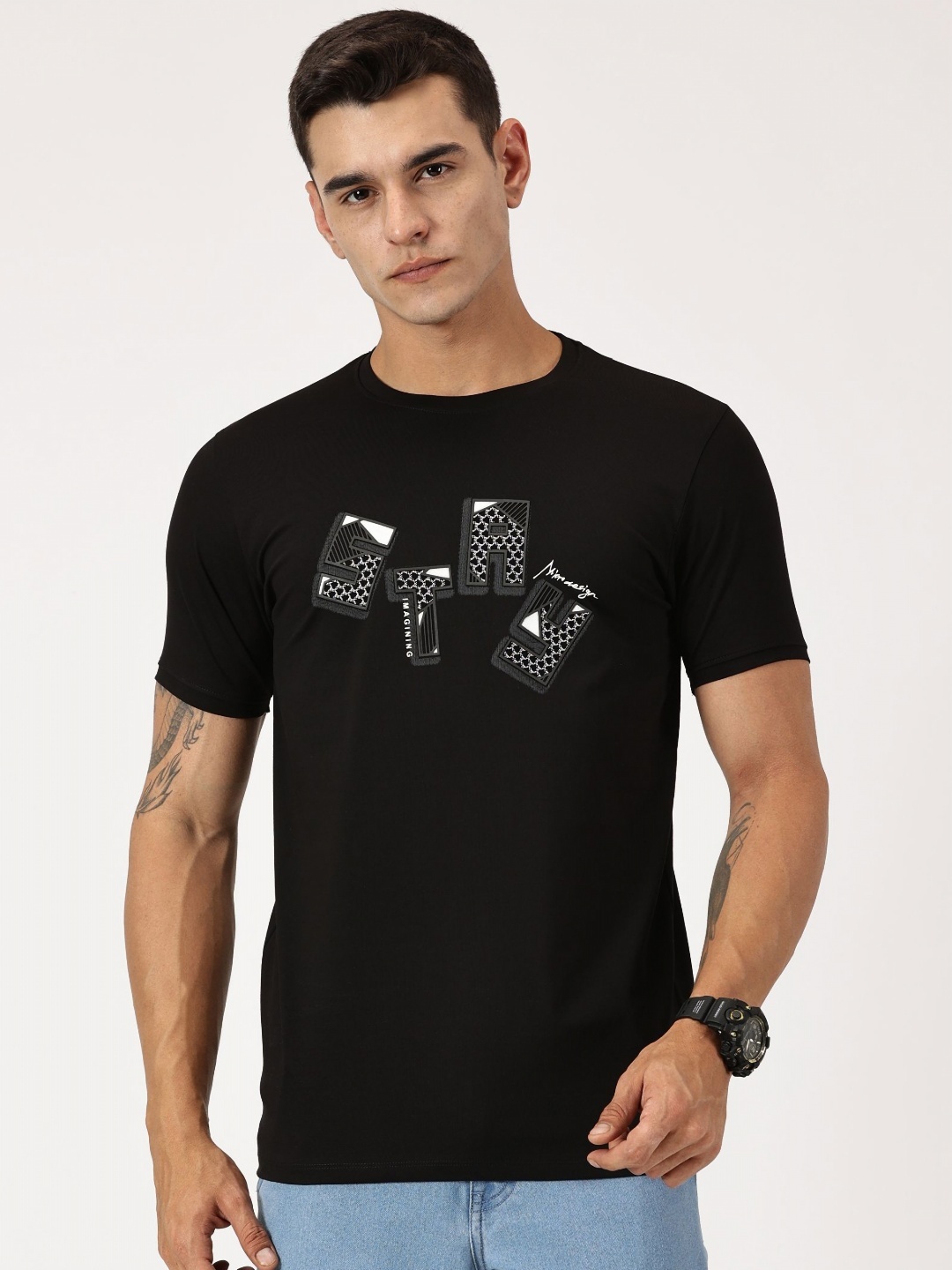 

RAVINIK Men Printed Applique T-shirt, Black