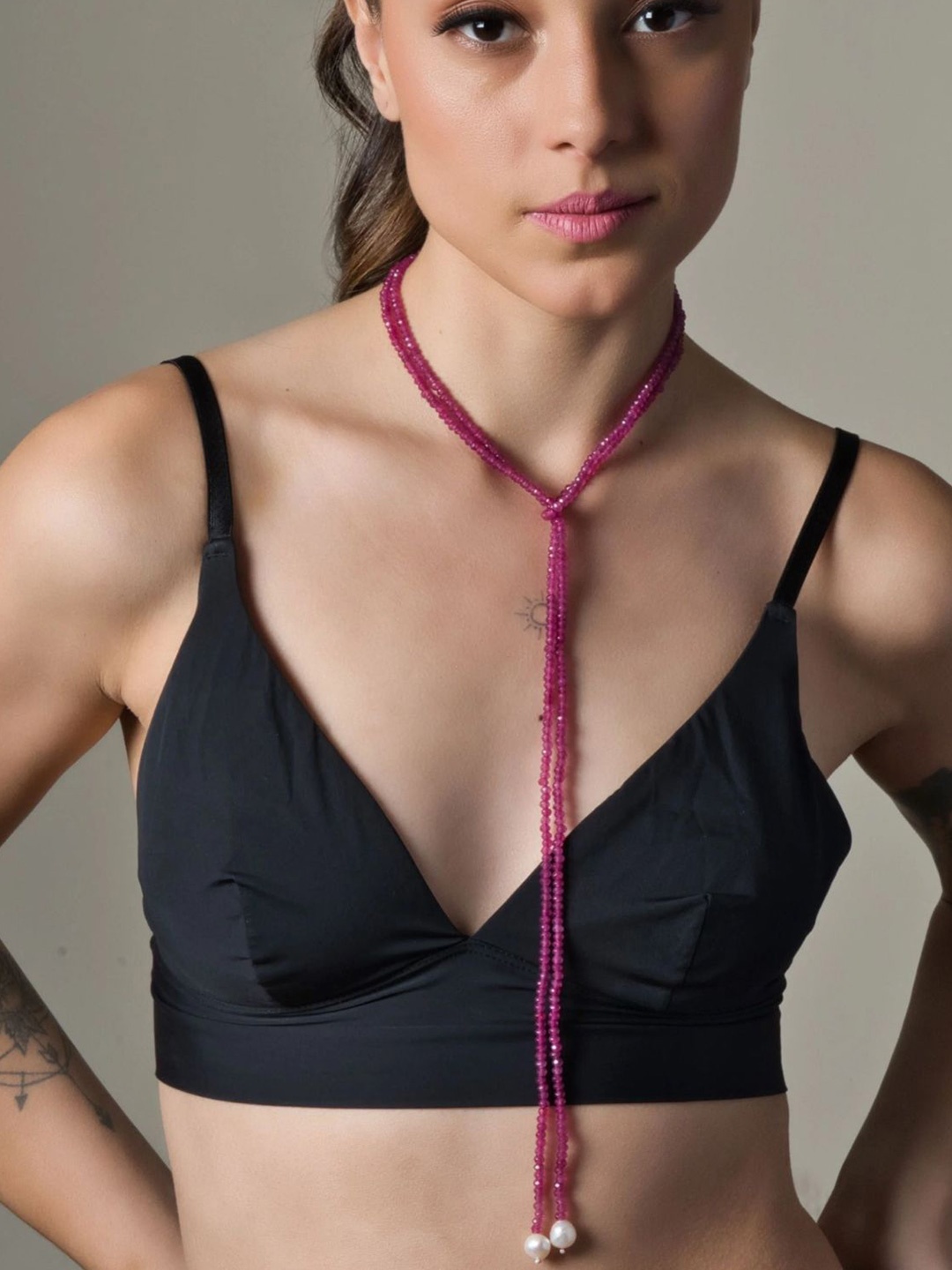 

QUEENS JEWELS Gold-Plated Drop Muffler Tie Chain, Magenta