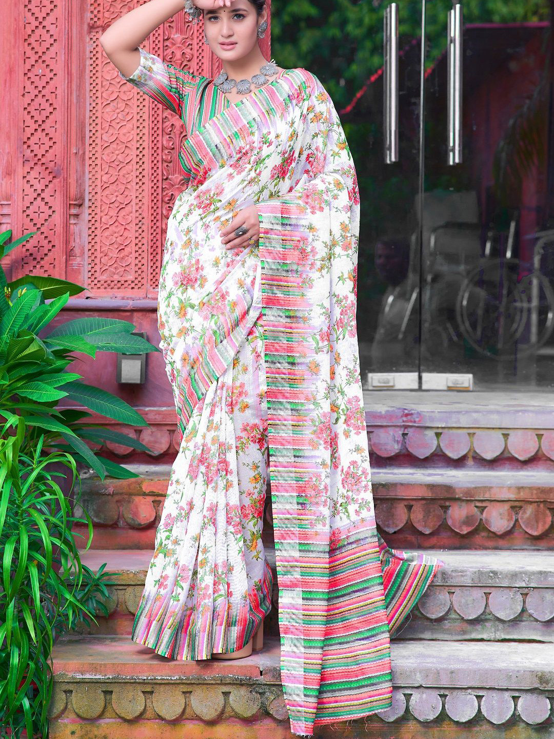 

Iris Floral Pure Cotton Saree, White