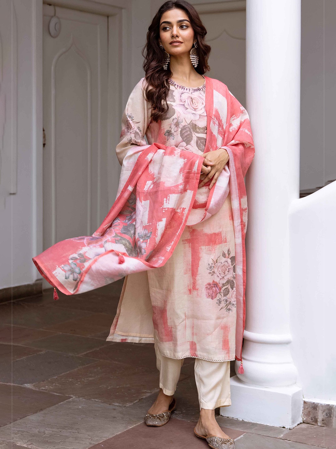 

DIVASTRI Floral Printed Straight Kurta With Trousers & Dupatta, Beige