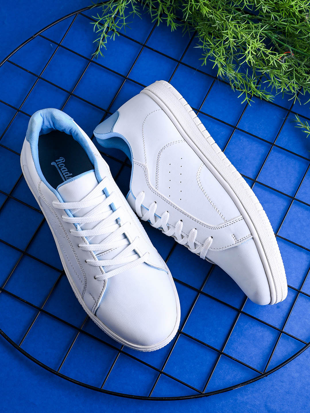 

The Roadster Lifestyle Co Men 655 Casual Sneakers, White