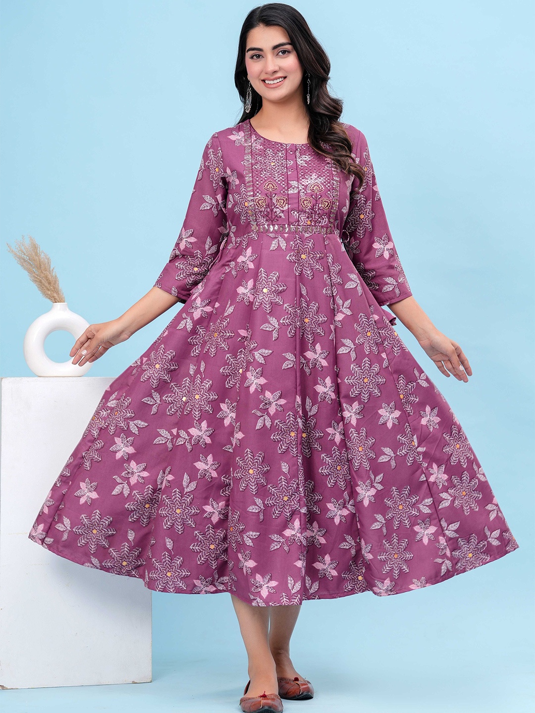 

HEARTLOOM Floral Embroidered Anarkali Kurti, Purple