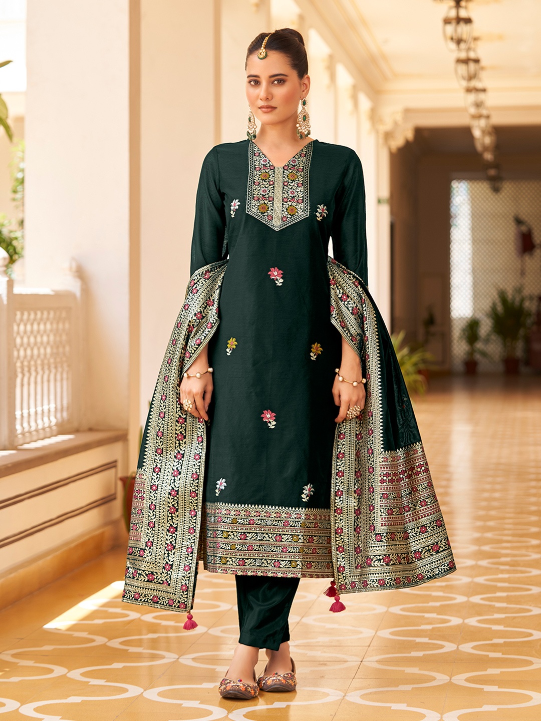 

DIVASTRI Floral Woven Design V-Neck Straight Kurta With Trouser And Dupatta, Green