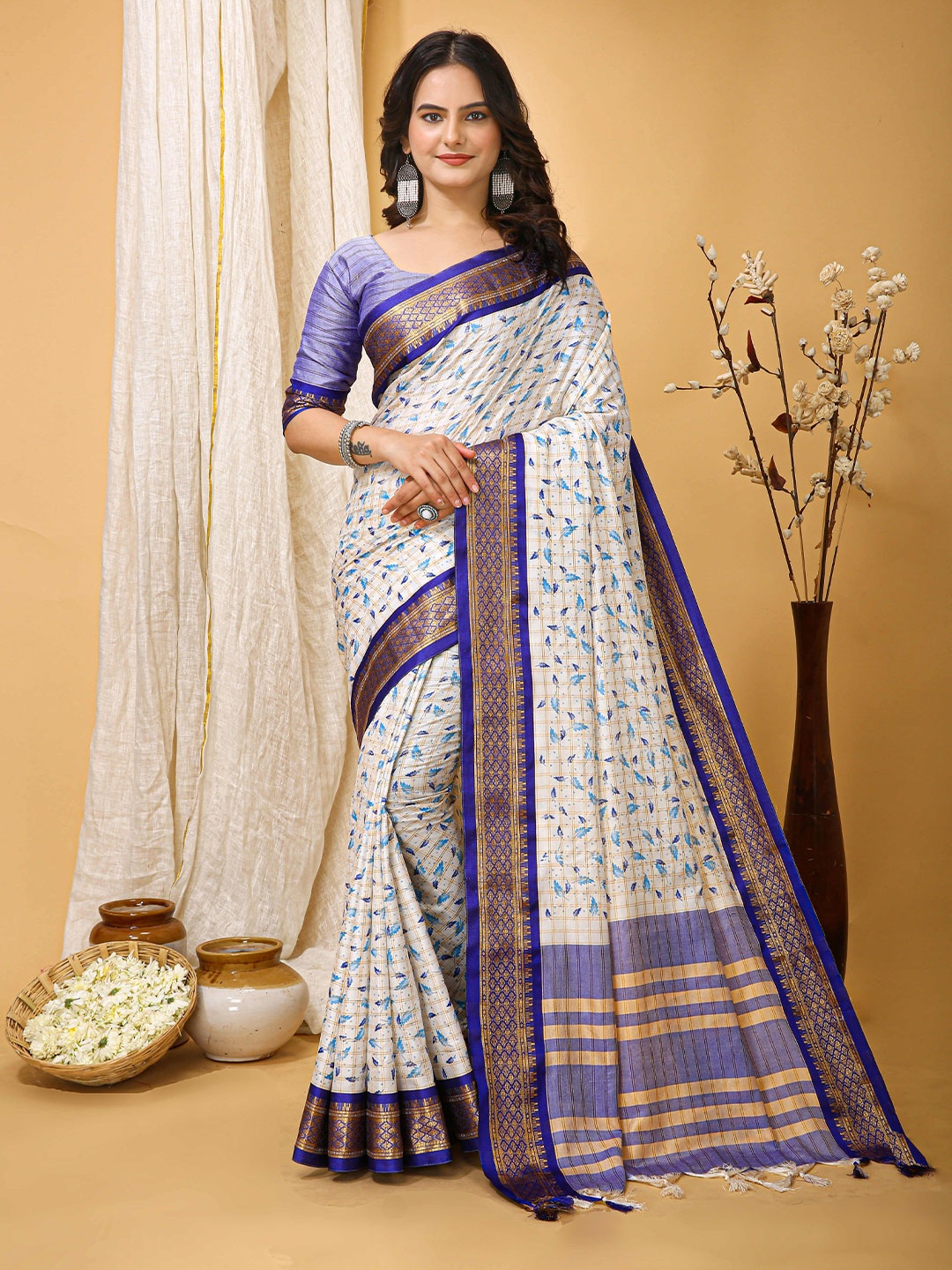 

VEECHIS Woven Design Zari Saree, White