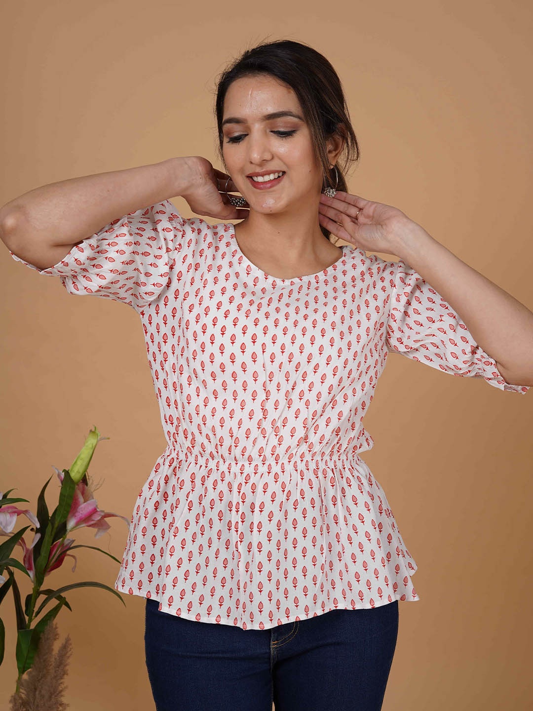 

ANNSH APPAREL Floral Embroidered Top, Red