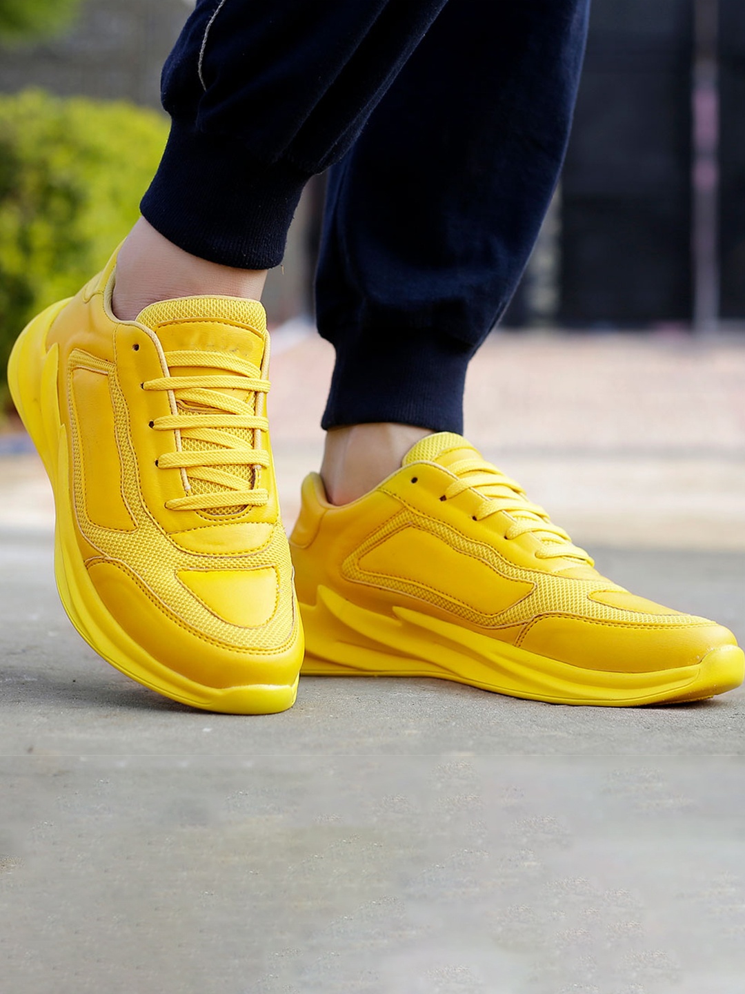 

riffway Men Sneakers, Yellow