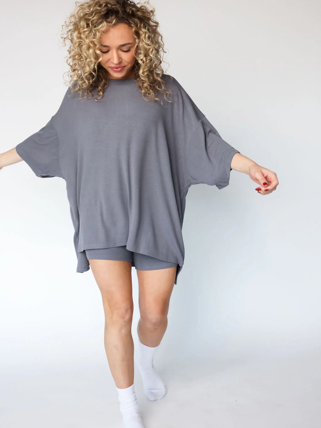 

FEMENEST Oversized Round Neck T-Shirt & Shorts, Grey