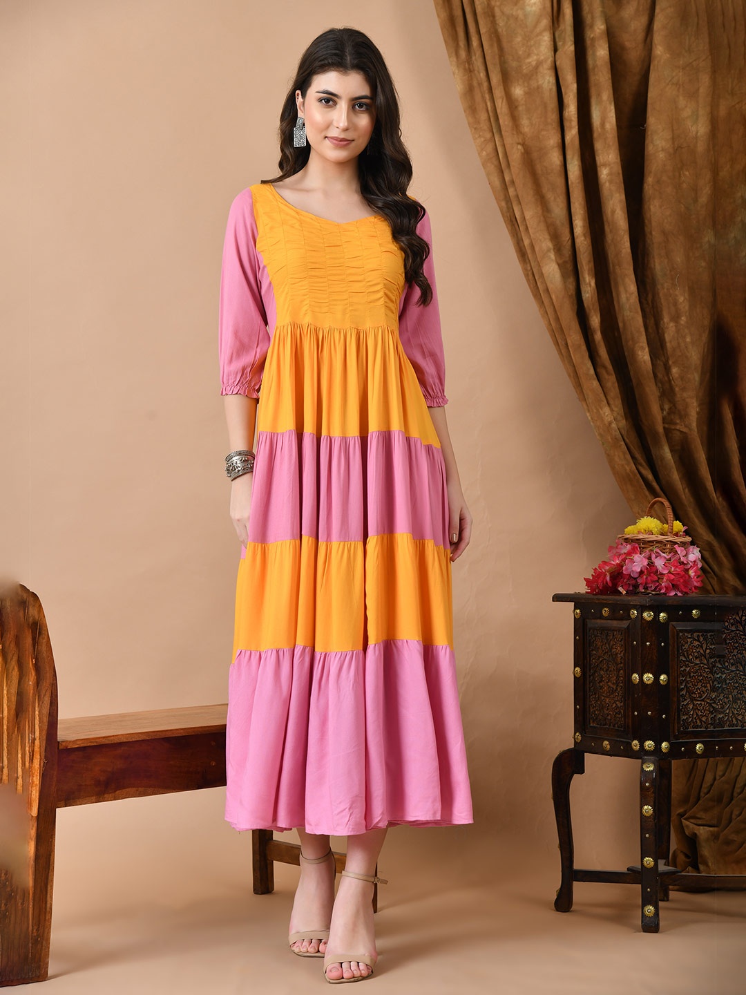 

Jaipurite Sweetheart Neck Puff Sleeves Fit And Flare Ethnic Dress, Orange