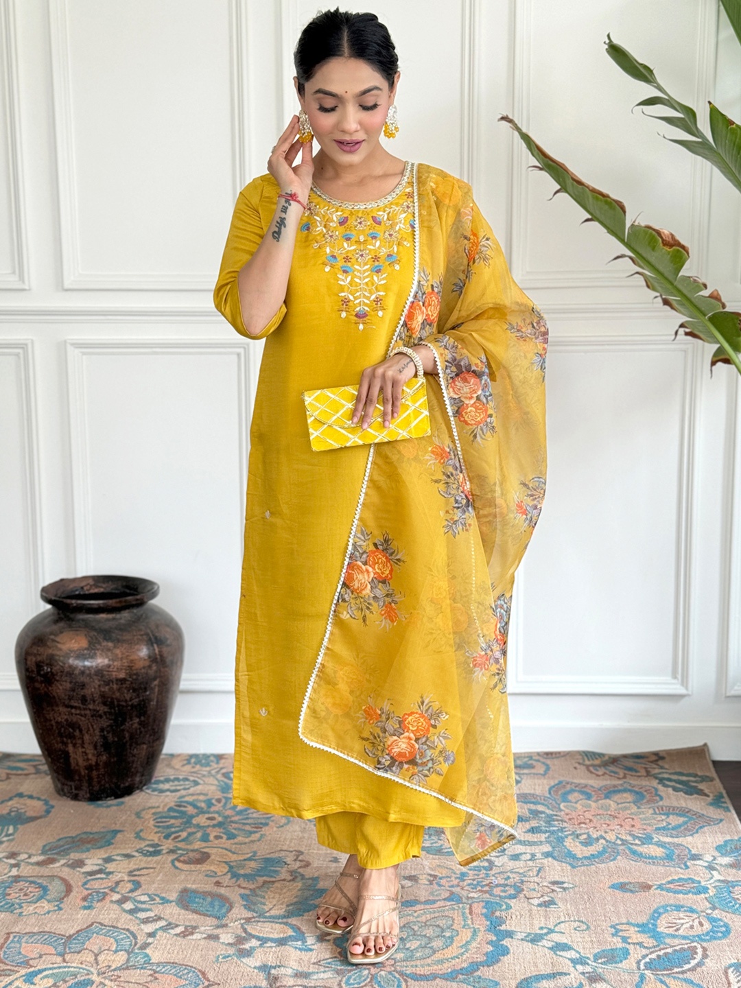 

KERI PERRY Floral Embroidered Thread Work Chanderi Silk Kurta With Trouser And Dupatta, Yellow