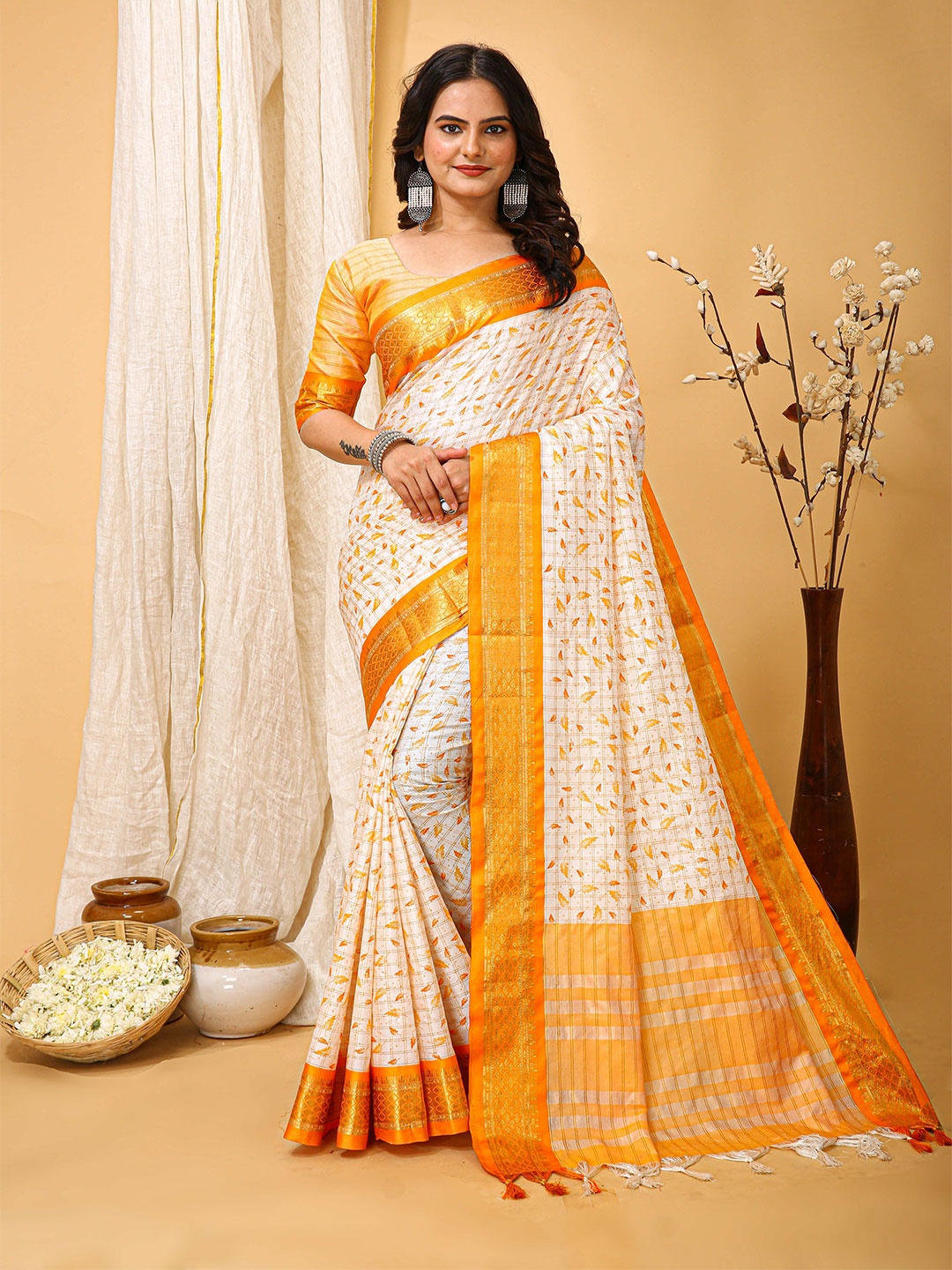 

VEECHIS Floral Printed Saree, Yellow