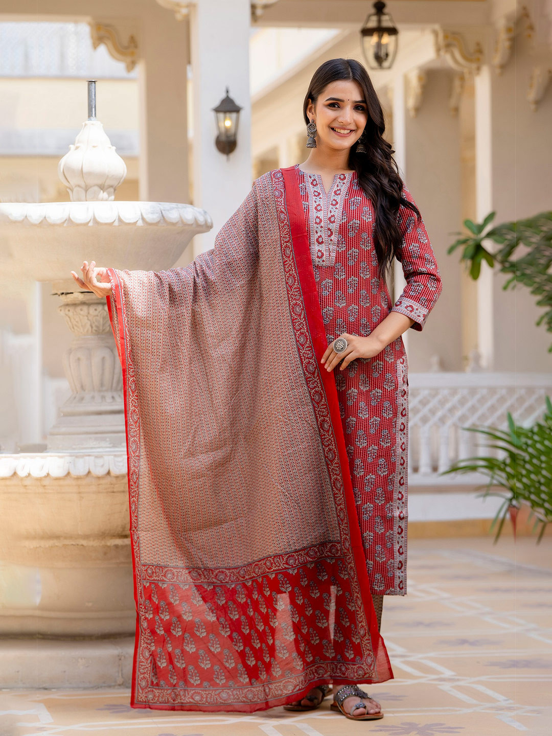 

DIVASTRI Floral Printed Notch Neck Kantha Work Straight Kurta With Trouser And Dupatta, Red