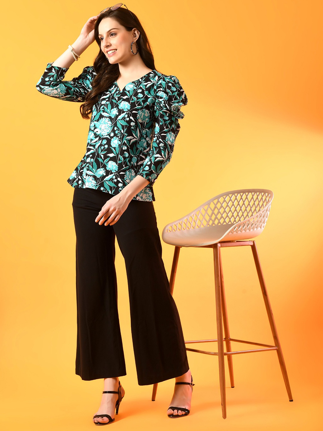 

Metronaut Floral Print Top, Black