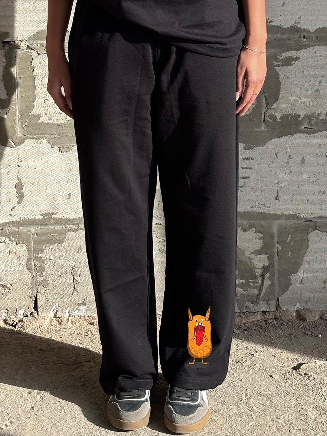 

TheBTclub Men Mid-Rise Straight Fit Jogger, Black
