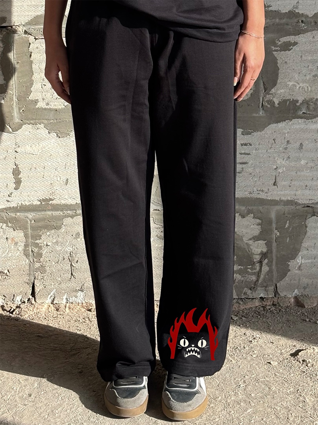 

TheBTclub Men Printed Joggers Trousers, Black