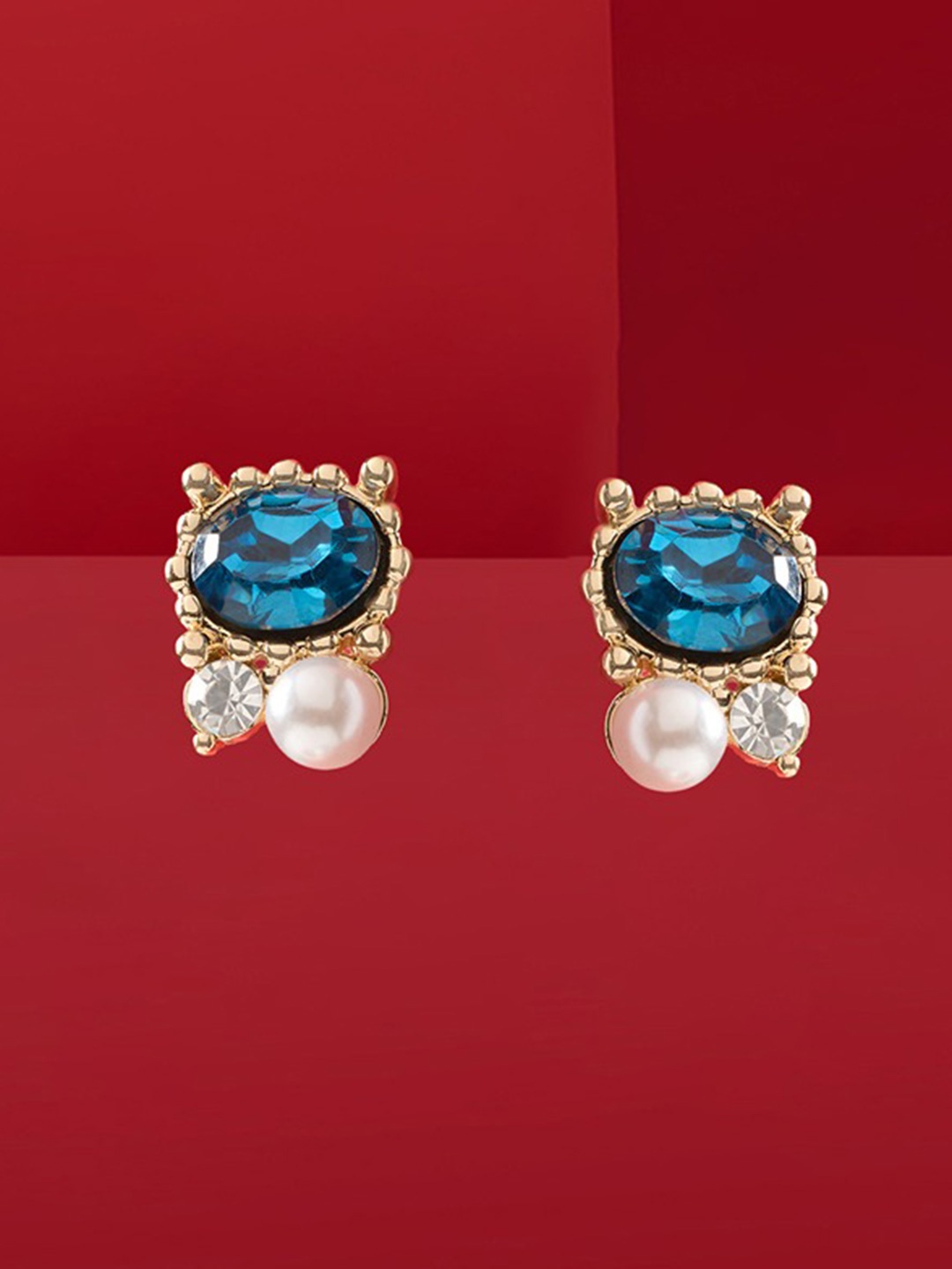 

Zaveri Pearls Gold-Plated Pearls Studded Contemporary Shaped Studs