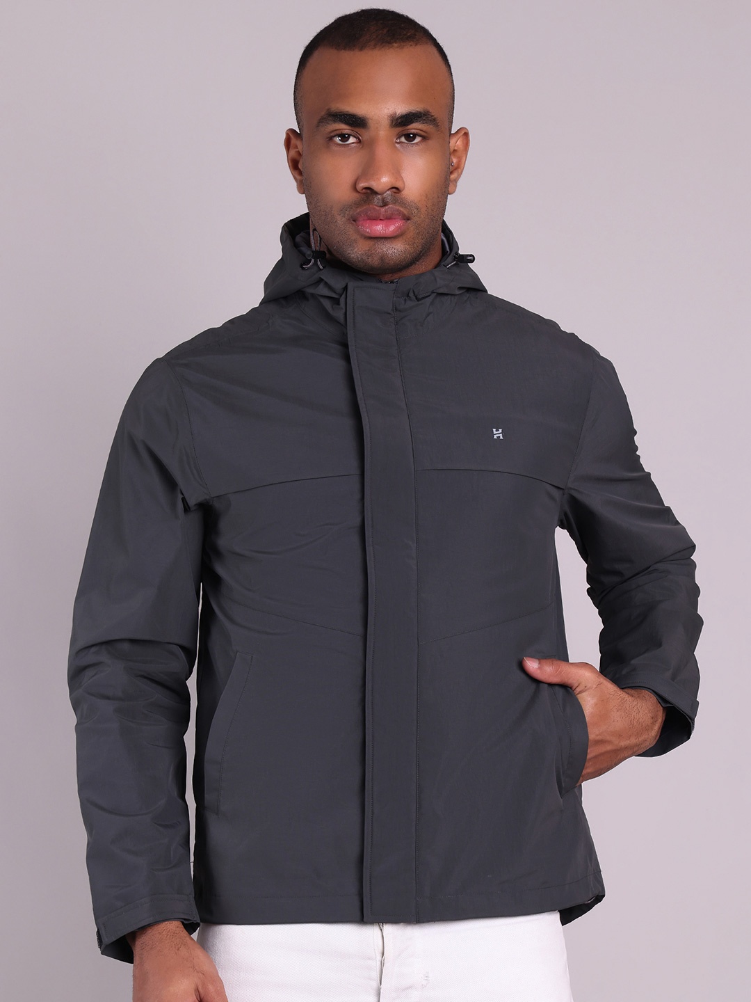 

HOUSE OF VEDAS Men Windcheater and Water Resistant Outdoor Sporty Jacket, Grey