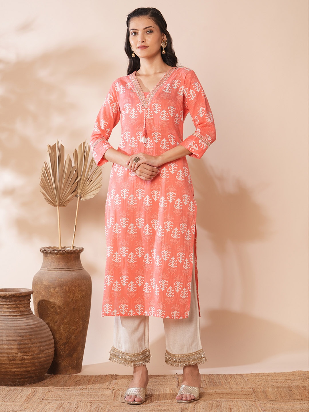 

FASHOR Floral Printed Pure Cotton Round Neck Straight Kurta, Peach