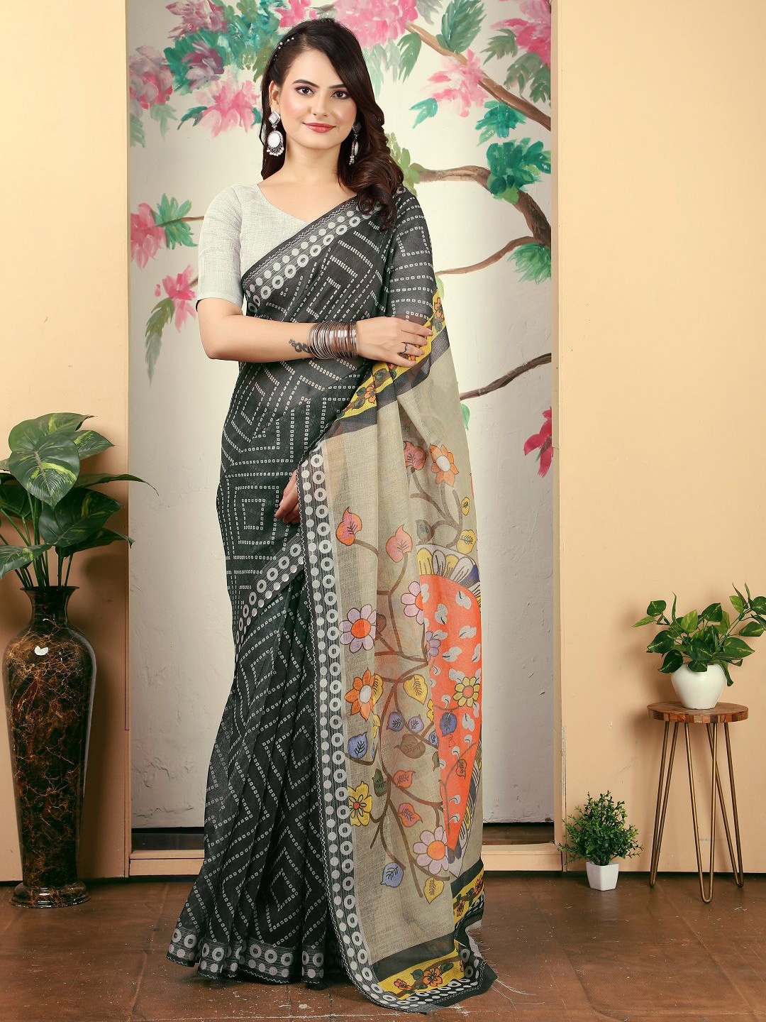 

Iris Floral Pure Cotton Saree, Black