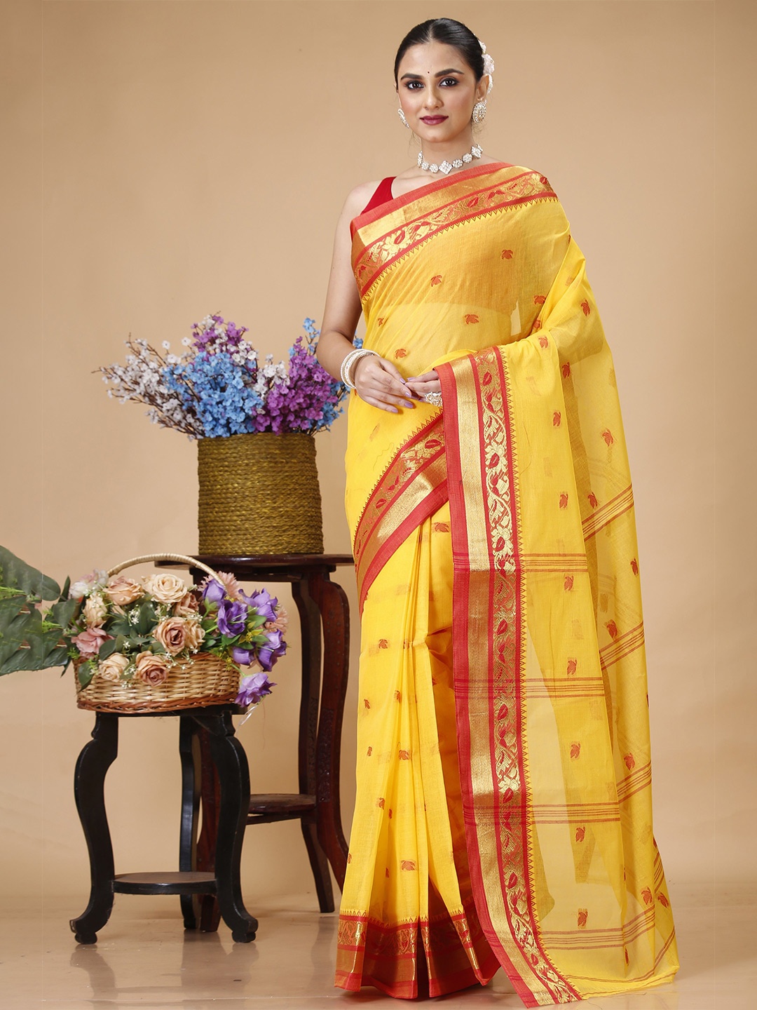 

SLAGHA Woven Design Zari Pure Cotton Handloom Taant Saree, Yellow