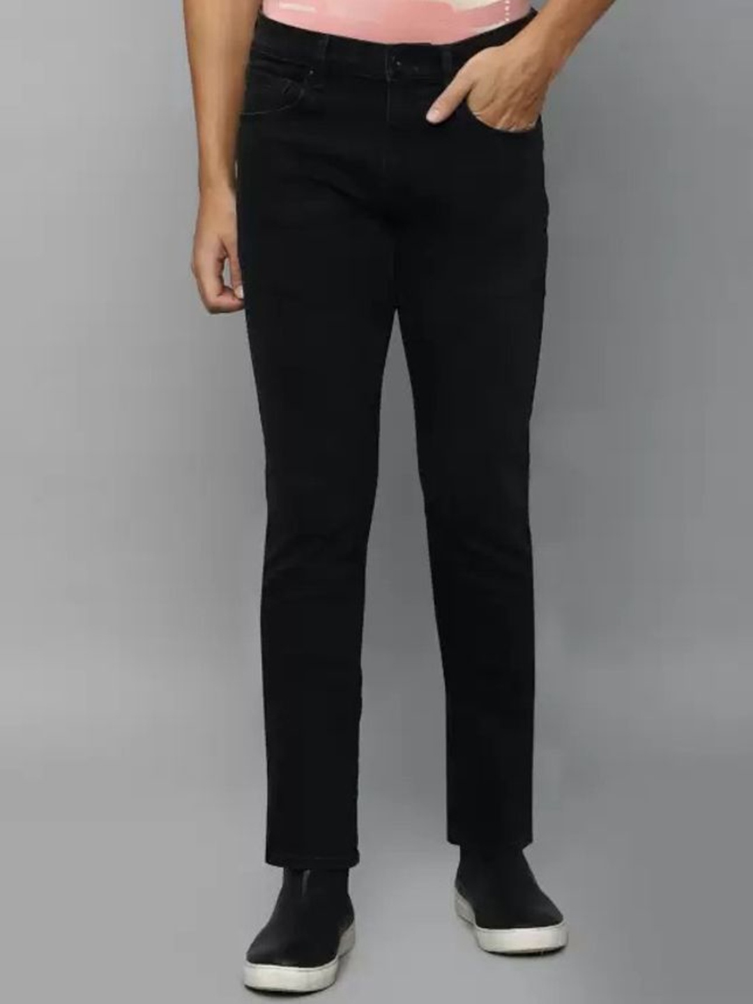 

LINARIA Men Classic Cotton Regular Fit Jeans, Black