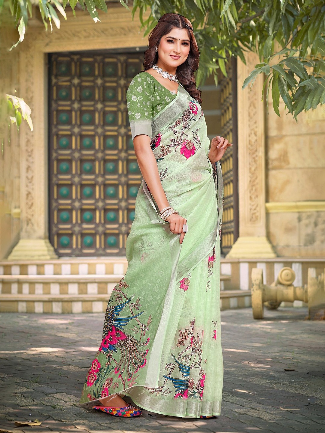 

Nimidiya Floral Pure Cotton Saree, Green